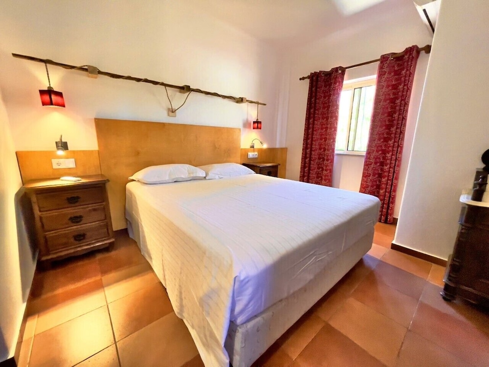

Bologna - Lagos - Quinta do Mar - Country & Sea Village