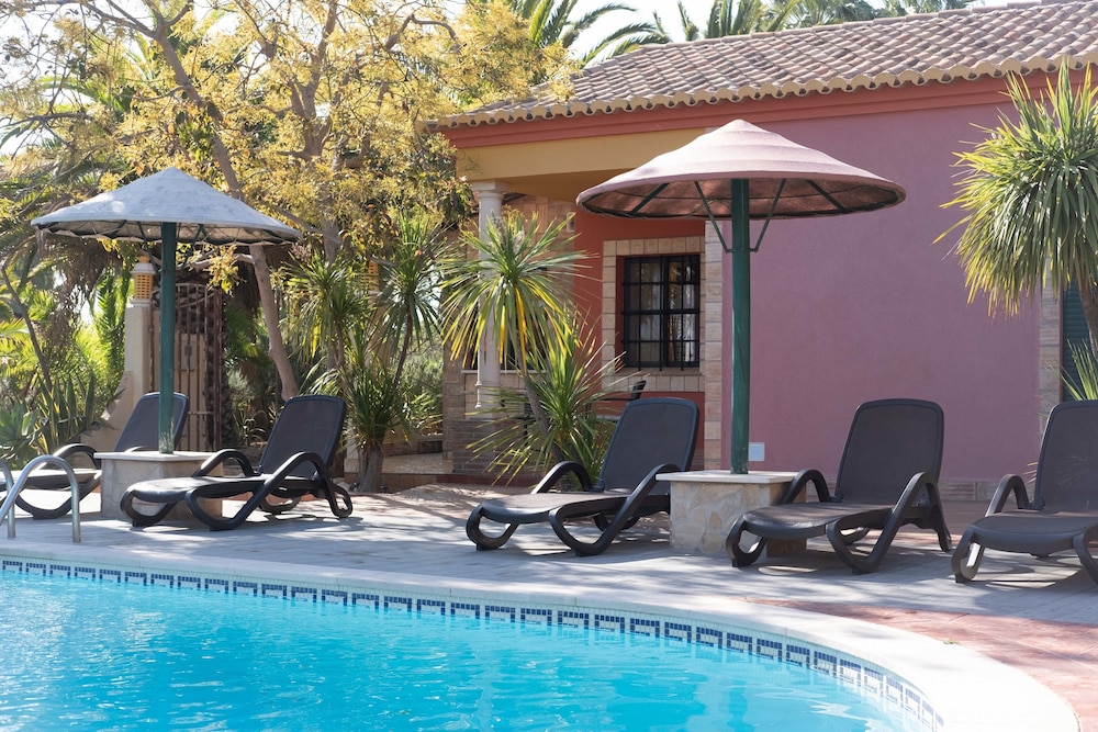 

Milano - Salema - Quinta do Mar - Country & Sea Village
