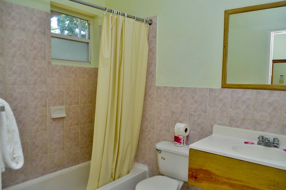 

Verona - Negril - Fun Holiday Beach Resort