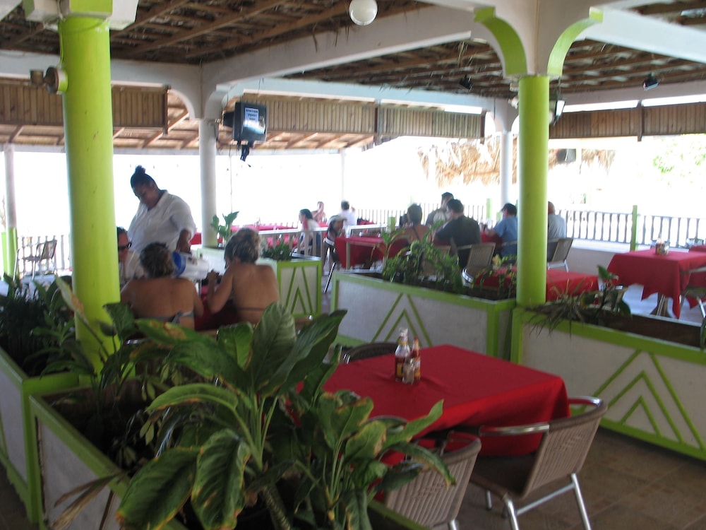 

Venezia - Negril - Fun Holiday Beach Resort
