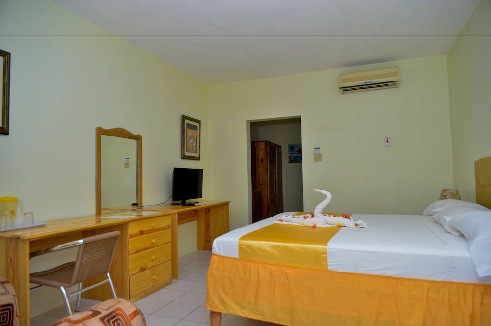 

Genova - Negril - Fun Holiday Beach Resort