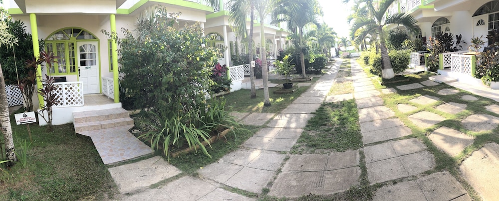 

Catania - Negril - Fun Holiday Beach Resort
