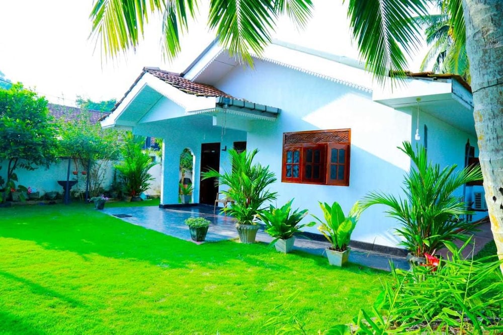

Milano - Weligama - Villa-serenity