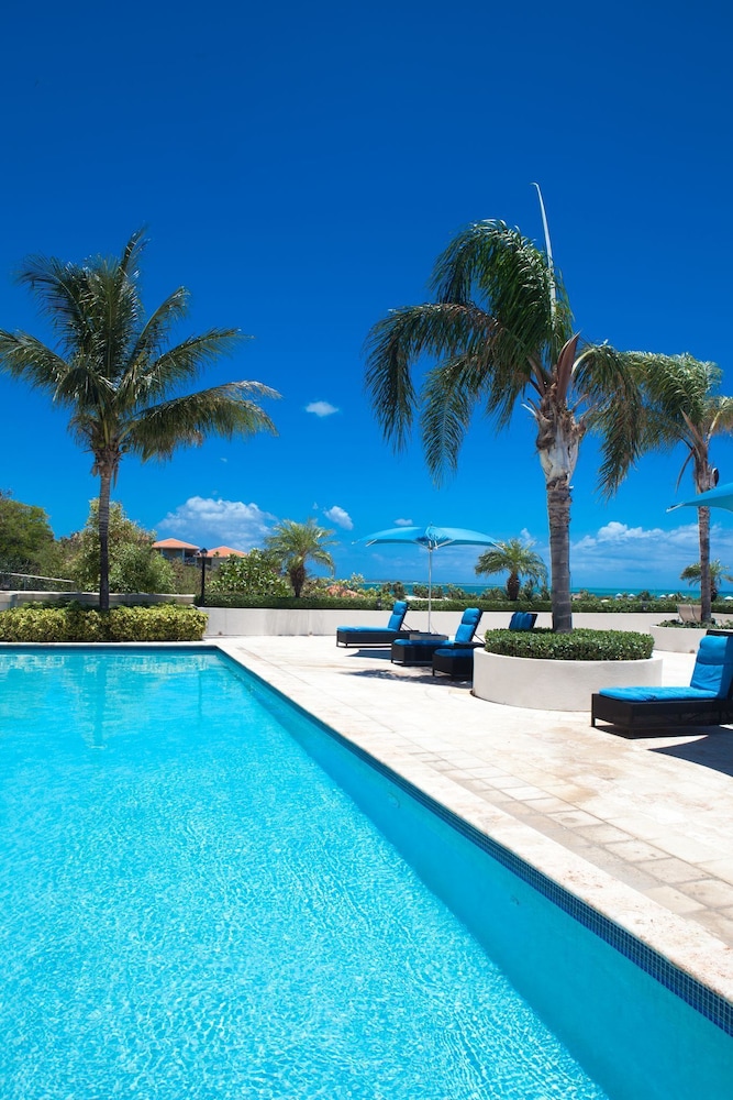 

Roma - Providenciales - Hotel La Vista Azul