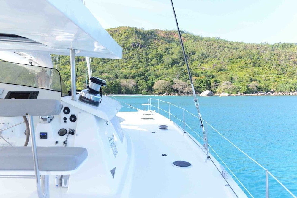 

Firenze - St Anne Island - Nesi Catamarans