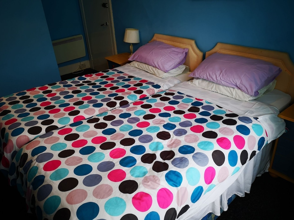 

Verona - Oban - Claredon Hotel