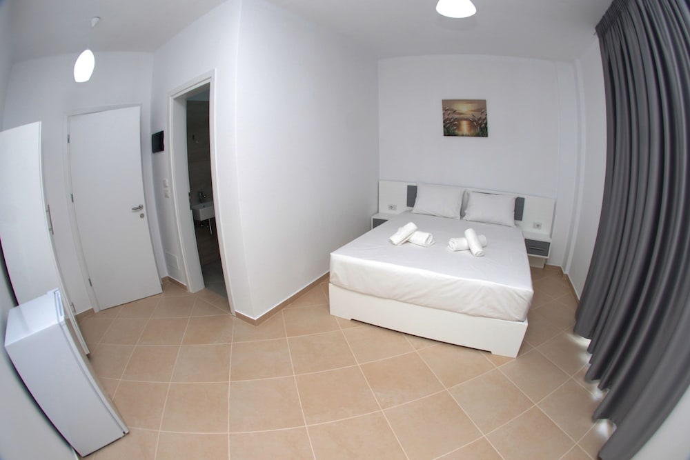 

Napoli - Ksamil - Hotel Sunshine