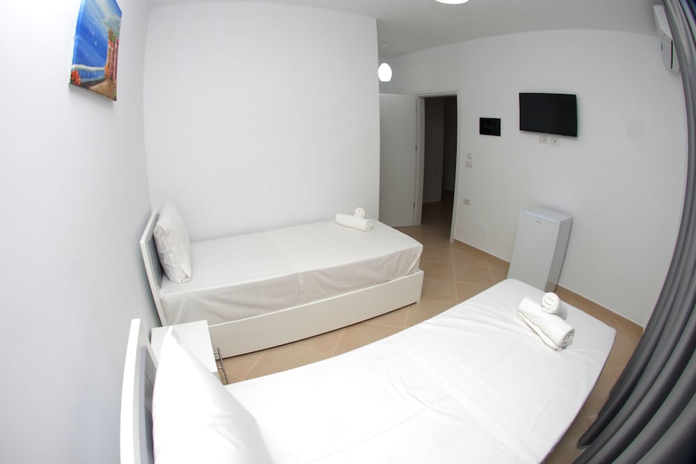 

Catania - Ksamil - Hotel Sunshine