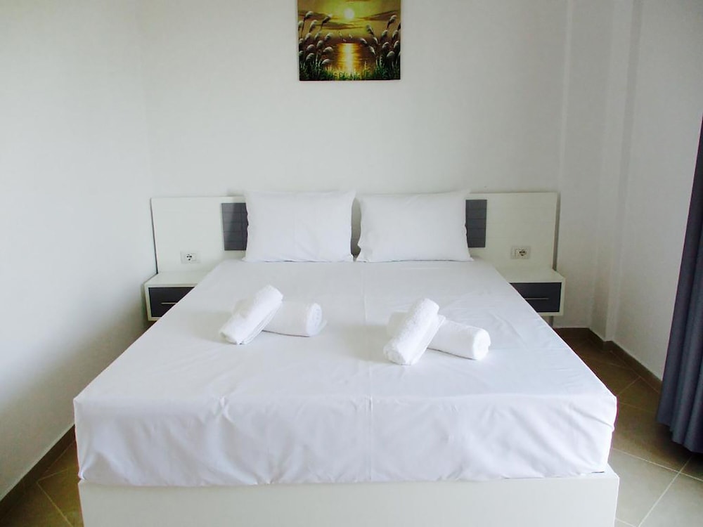 

Trieste - Ksamil - Hotel Sunshine