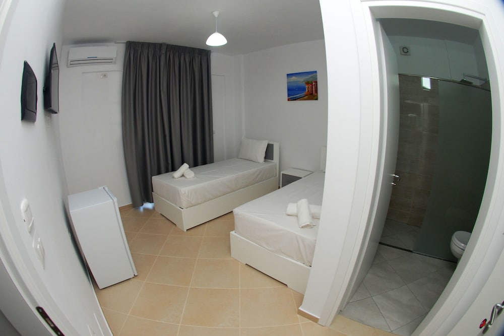 

Verona - Ksamil - Hotel Sunshine