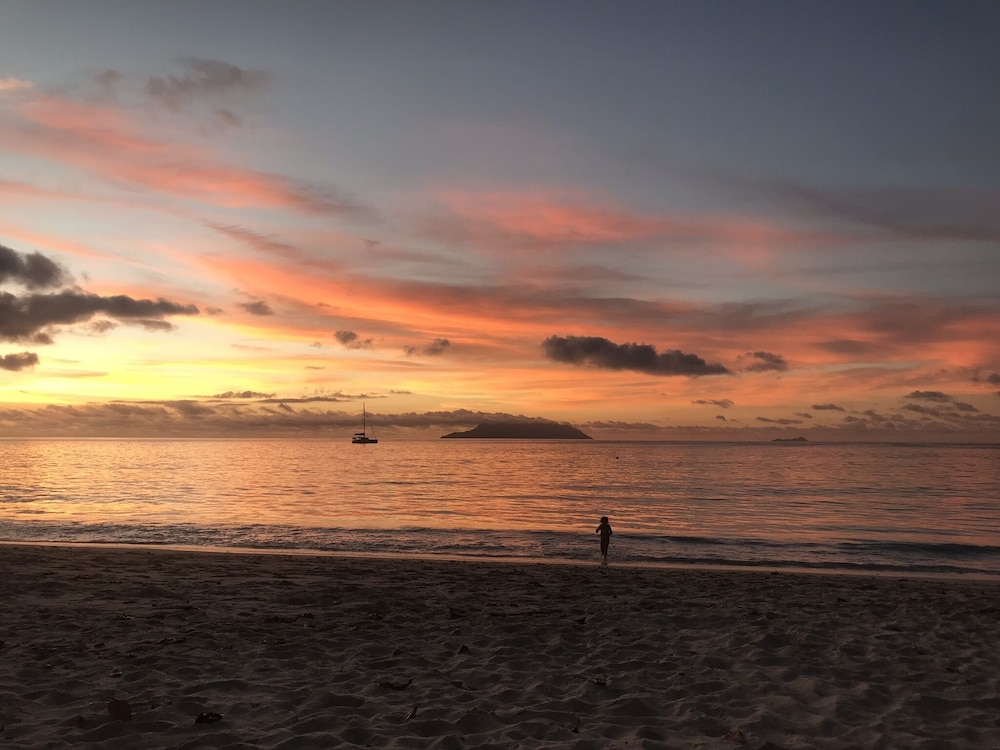 

Milano - Eden Island - Sun Properties