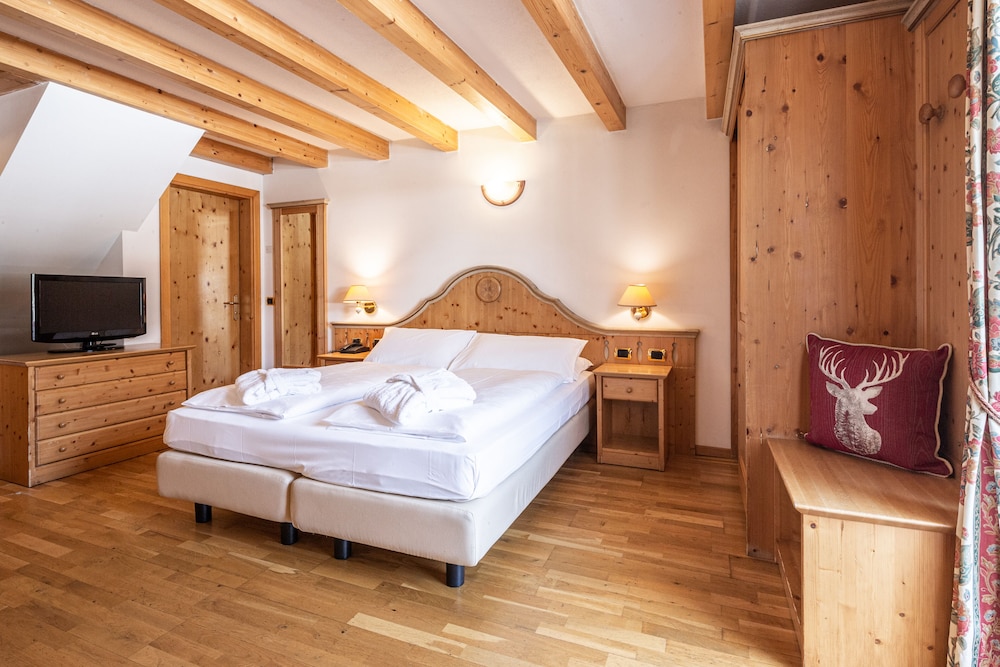 

Napoli - Selva di Val Gardena - Hotel Soreghes Gran Chalet