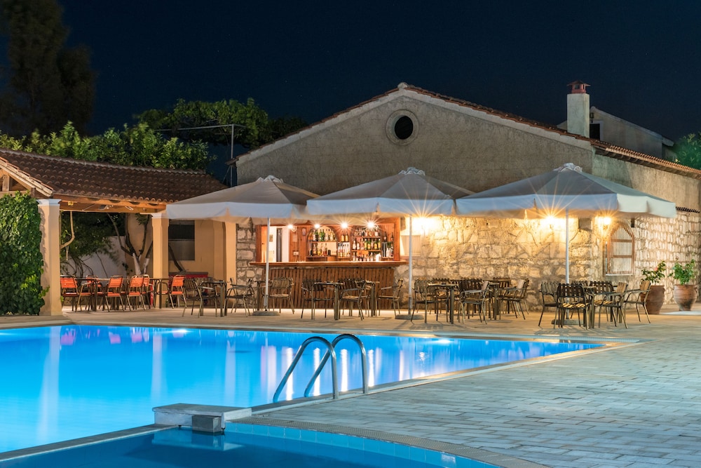 

Bari - Anemómylos - Sunset Hotel