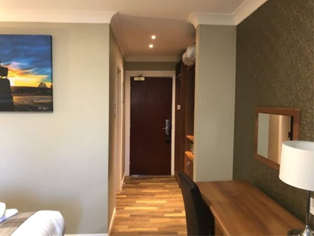 

Roma - Stirling - King Robert Hotel