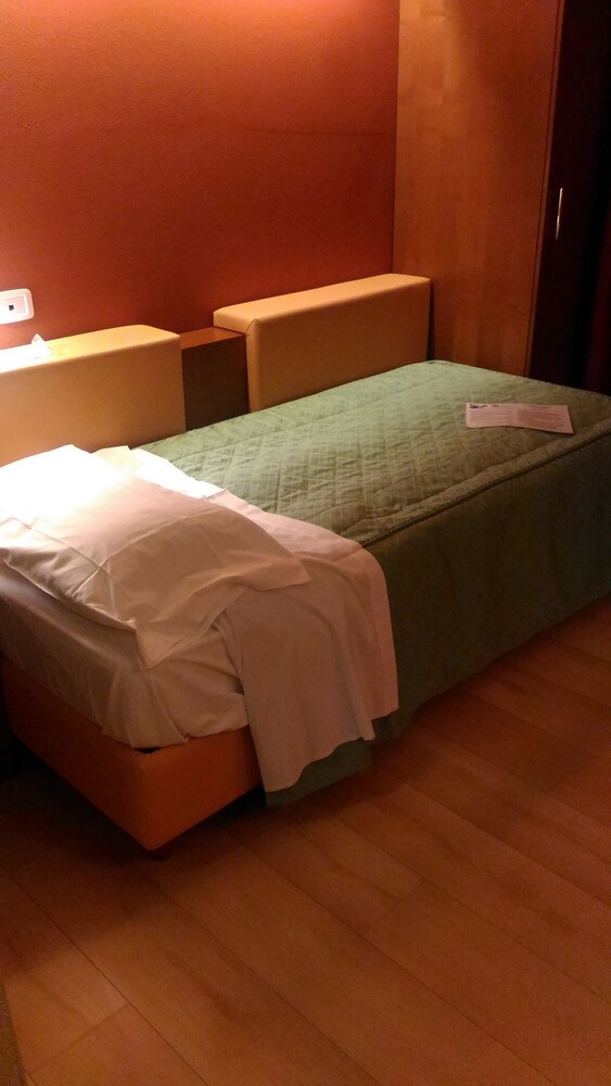 

Roma - Malpensa - Hotel Villa Delle Rose - Malpensa