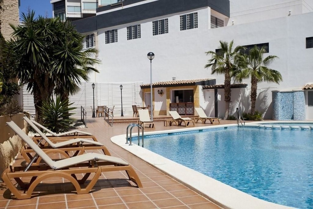 

Roma - El Campello - Hotel La Familia Gallo Rojo