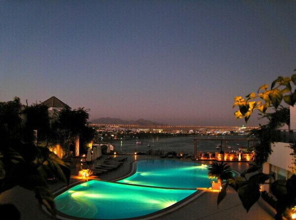 

Genova - Sharm El Sheikh - Eden Rock Hotel Namaa Bay