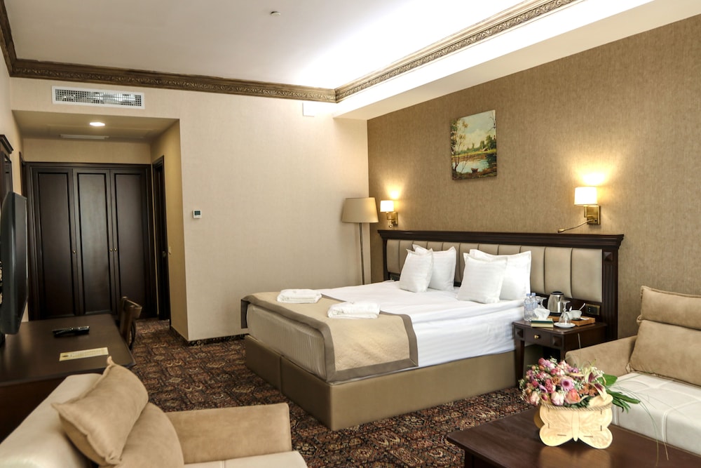 

Roma - Yerevan - Konyak Hotel