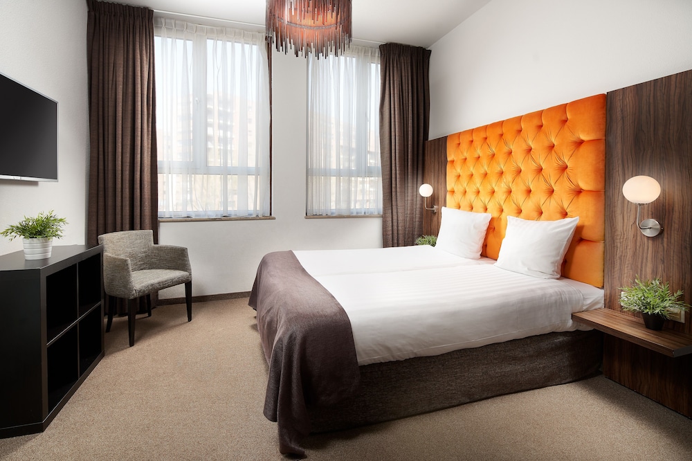 

Roma - Eindhoven - Hotel La Reine