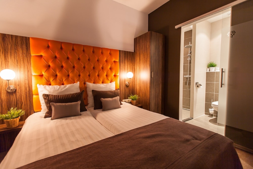 

Milano - Eindhoven - Hotel La Reine