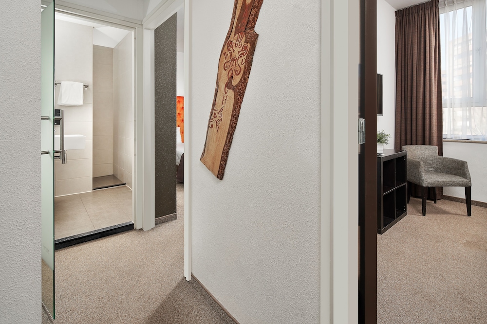 

Milano - Eindhoven - Hotel La Reine