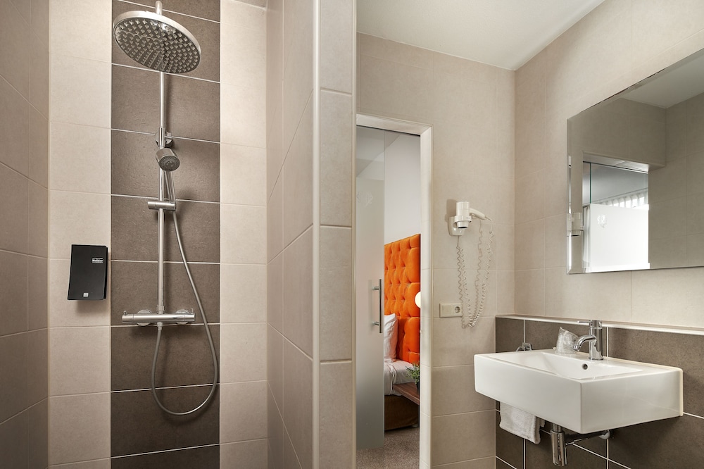 

Milano - Eindhoven - Hotel La Reine