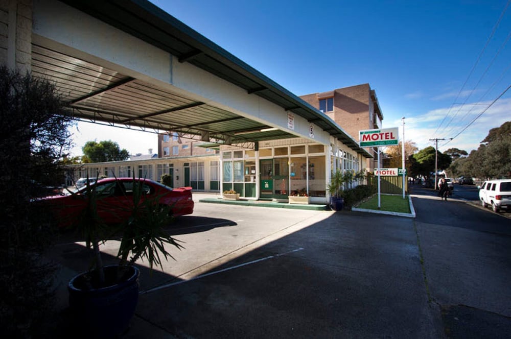 

Milano - Essendon North - Parkville Motel