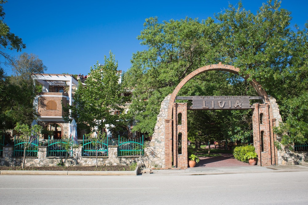 

Catania - Ksamil - Hotel Livia