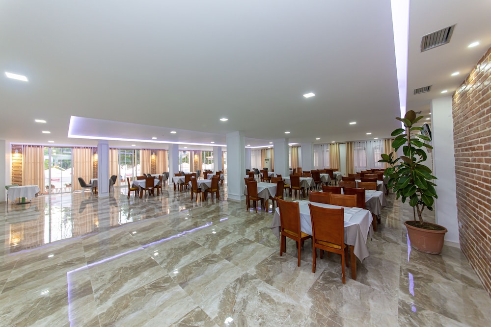

Roma - Durrës - Esal Hotel