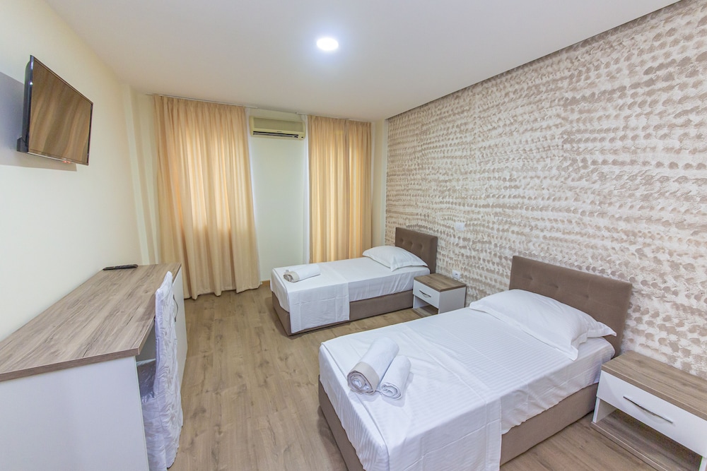 

Roma - Durrës - Esal Hotel