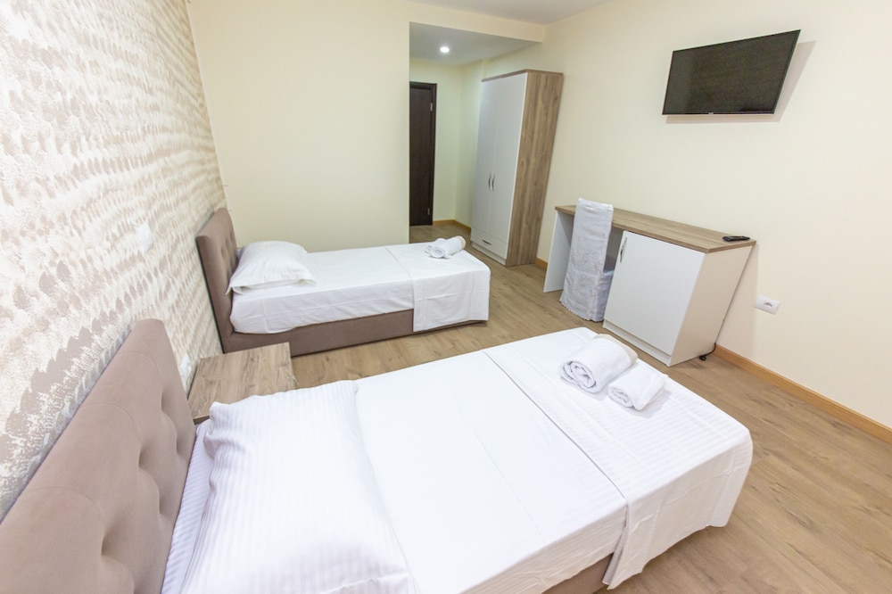 

Napoli - Durrës - Esal Hotel
