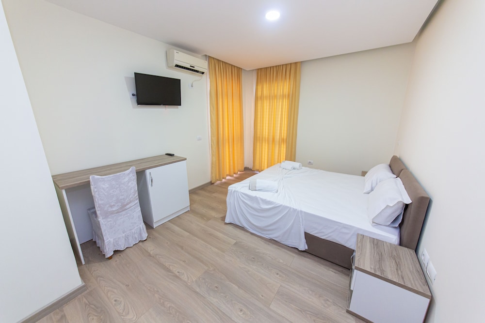 

Roma - Durrës - Esal Hotel