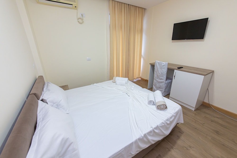 

Roma - Durrës - Esal Hotel