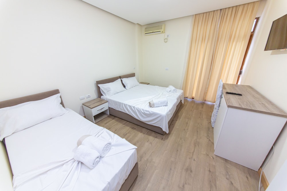 

Roma - Durrës - Esal Hotel