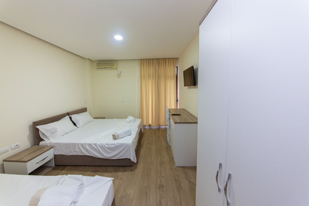 

Napoli - Durrës - Esal Hotel