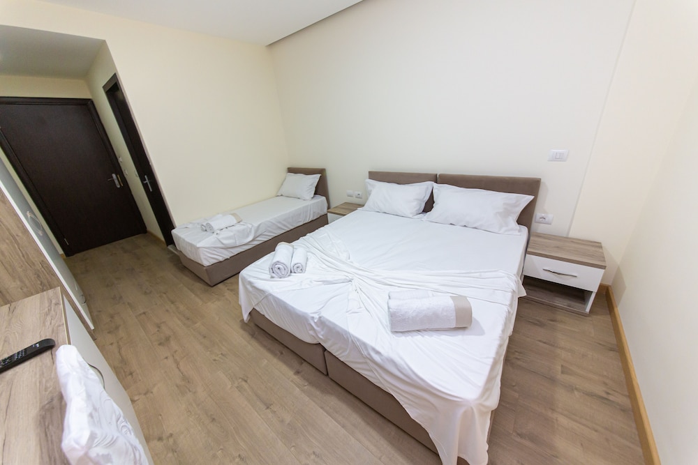 

Milano - Golem - Esal Hotel