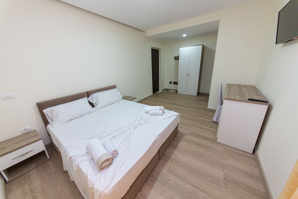 

Napoli - Durrës - Esal Hotel