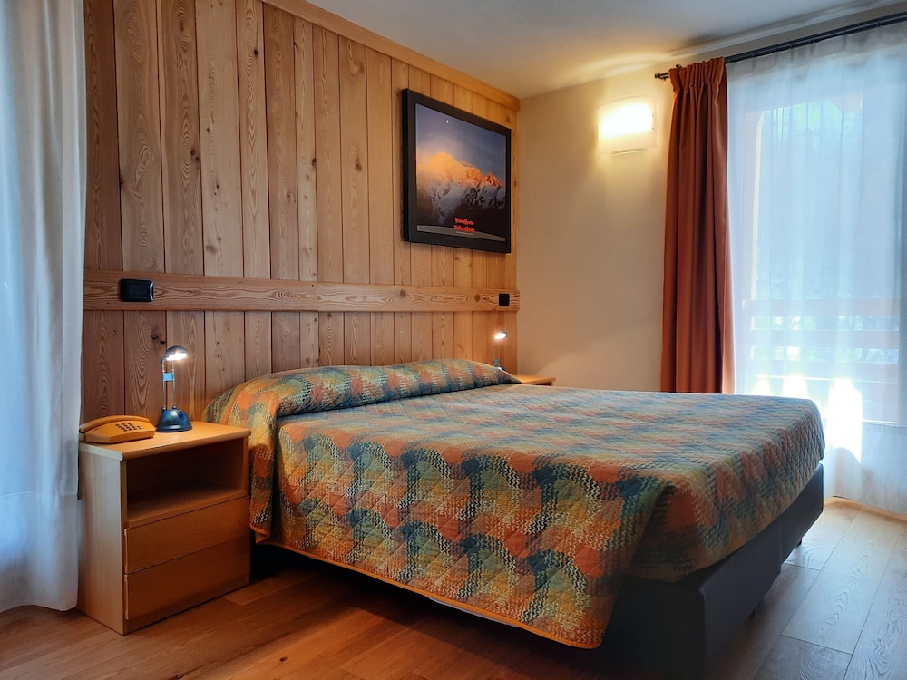 

Bari - Valle d'Aosta, Montagna Italia - Hotel Aigle