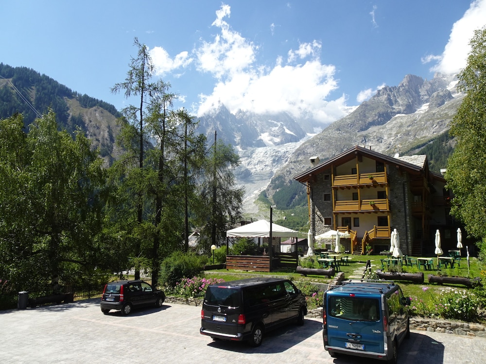 

Catania - Valle d'Aosta, Montagna Italia - Hotel Aigle