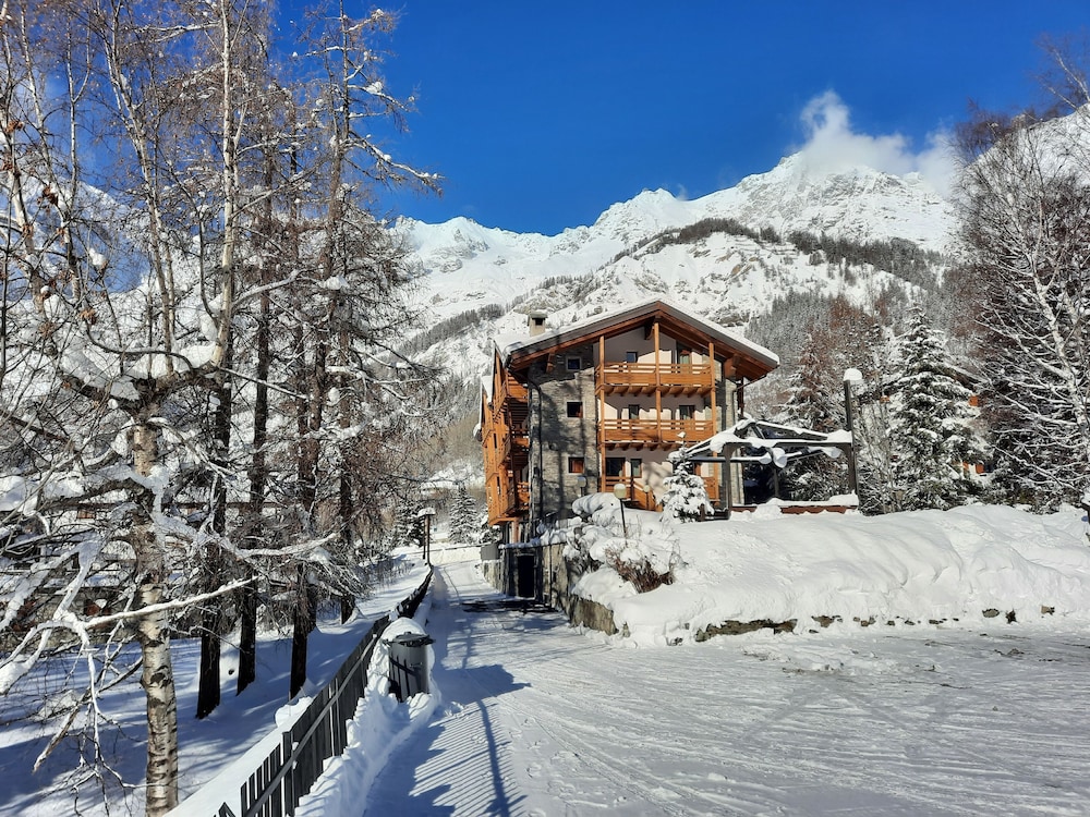 

Brindisi - Courmayeur - Hotel Aigle
