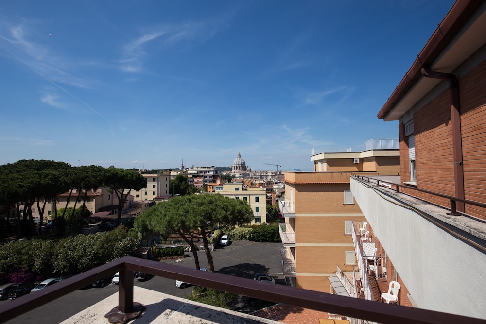 

Lamezia Terme - Roma - Hotel Casa Tra Noi