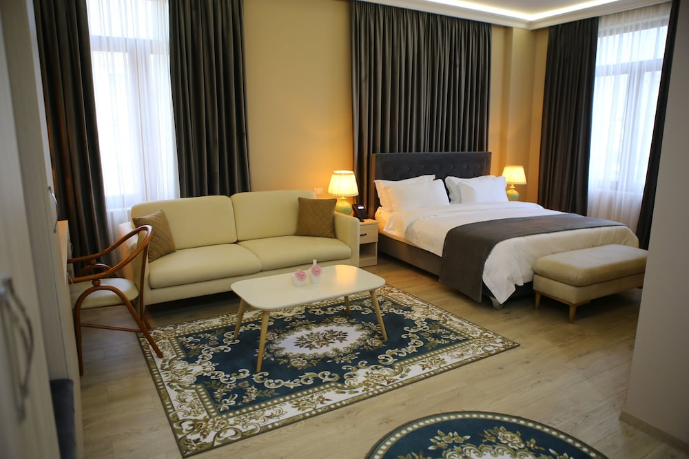 

Milano - Berat - Hotel Colombo