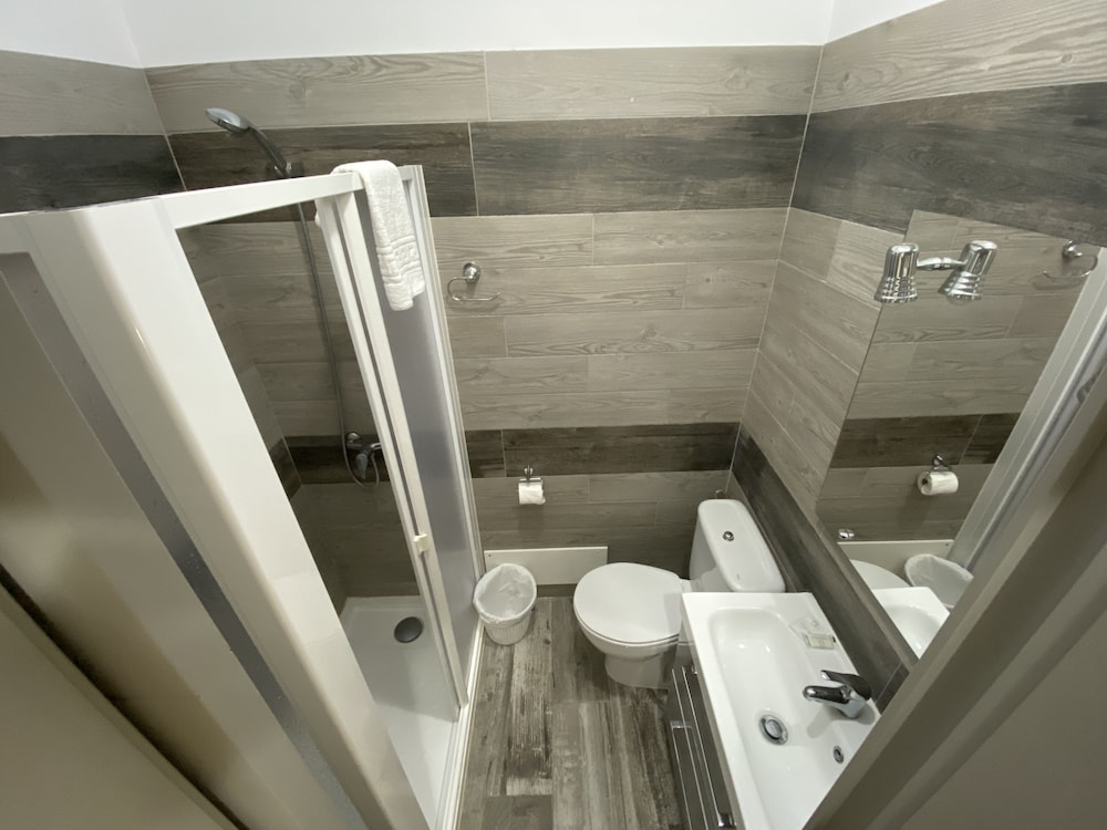 

Brindisi - Arona - Hotel Pensión Cassandra
