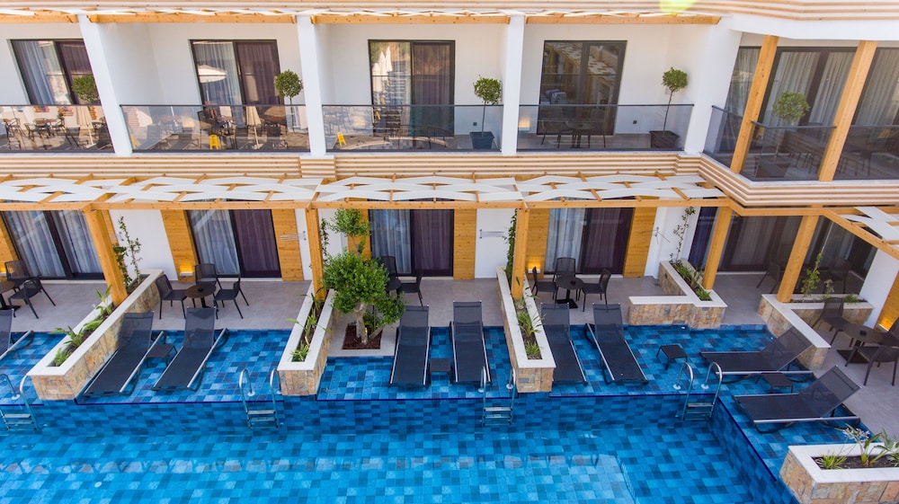 

Milano - Sarigerme - L Hotel Sarigerme
