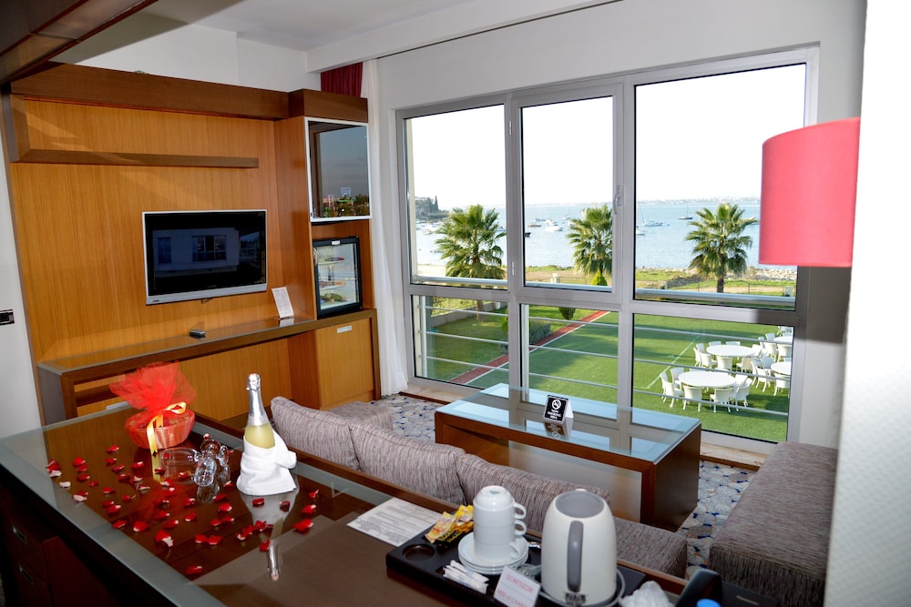 

Milano - Gebze - Hotel Hegsagone Marine Asia