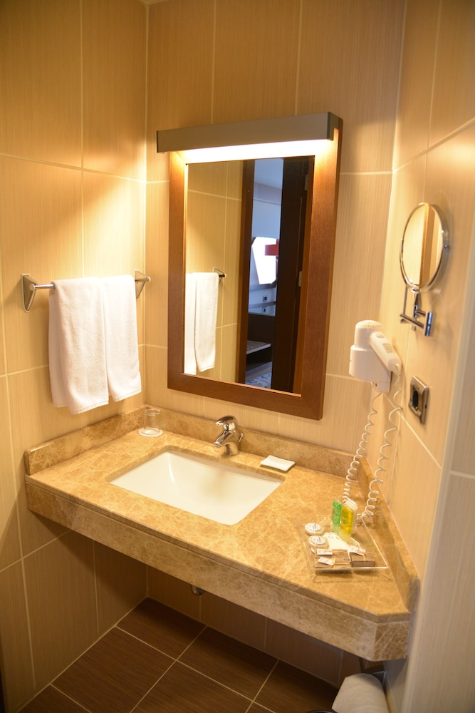 

Milano - Gebze - Hotel Hegsagone Marine Asia