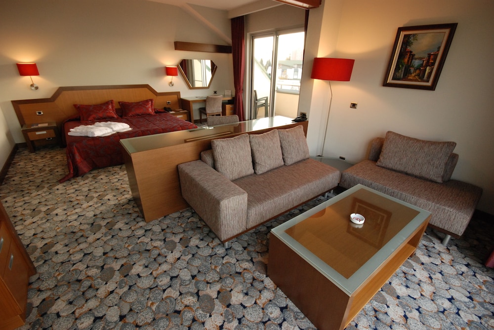 

Bologna - Gebze - Hotel Hegsagone Marine Asia