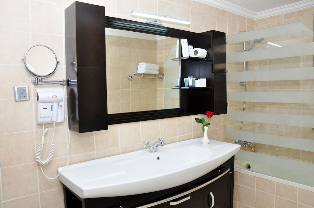 

Bologna - Ajman - Ewan Ajman Suites Hotel