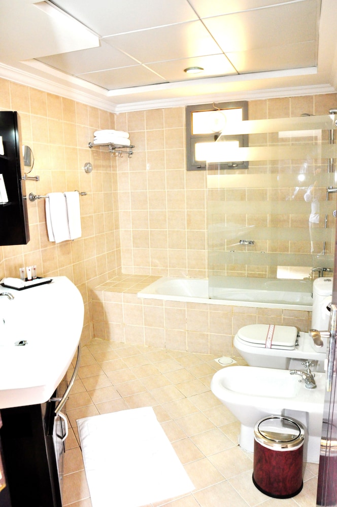 

Milano - Sharjah - Ewan Ajman Suites Hotel