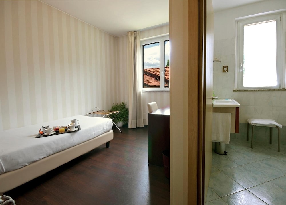 

Cagliari - Busto Arsizio - Hotel 2C